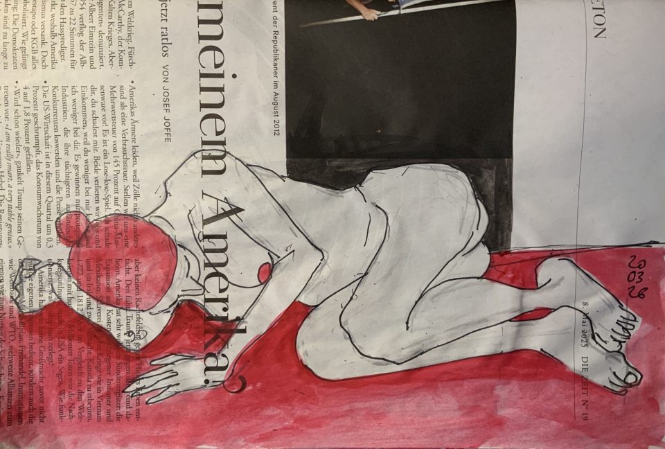 Liegender weiblicher Akt auf Zeitung